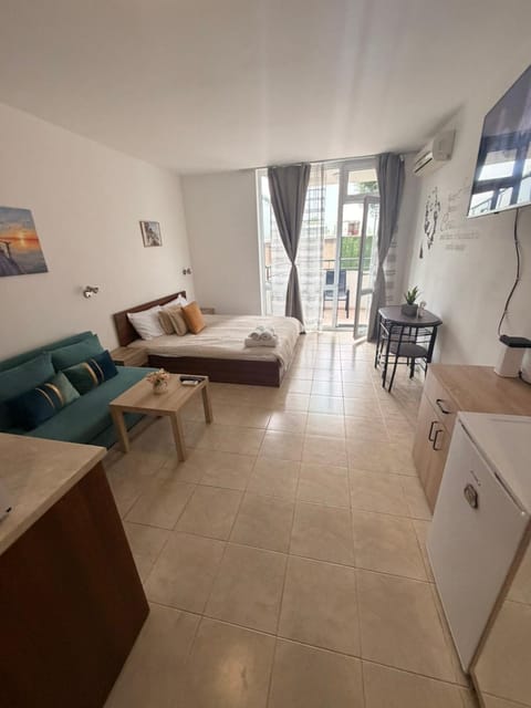 Living room, Photo of the whole room, Dining area