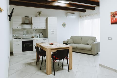 Living room, Dining area