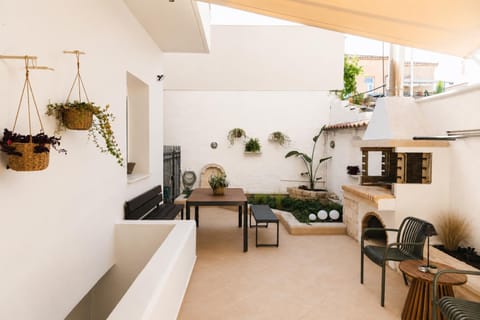 Property building, Seating area