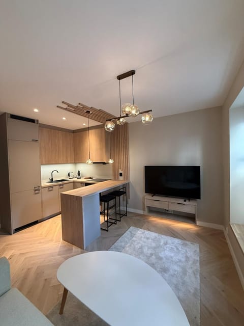 TV and multimedia, Kitchen or kitchenette, stove