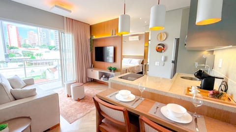 TV and multimedia, Coffee/tea facilities, Kitchen or kitchenette, Living room, Dining area, stove