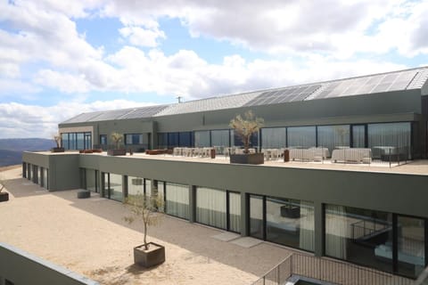 Property building, Facade/entrance, Day, View (from property/room), Balcony/Terrace, fireplace