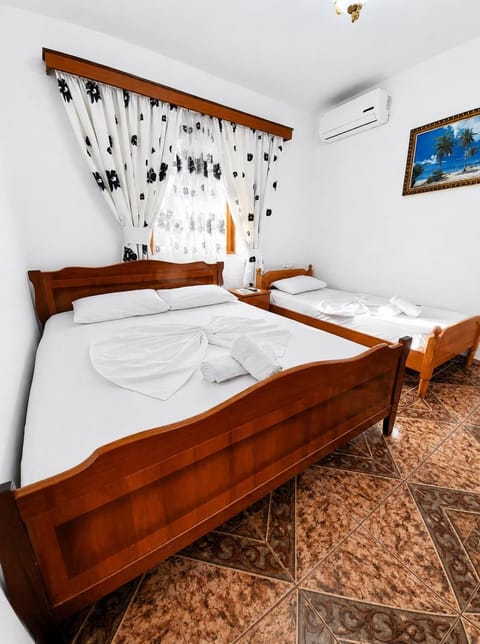 Bed, Photo of the whole room, Bedroom, air conditioner