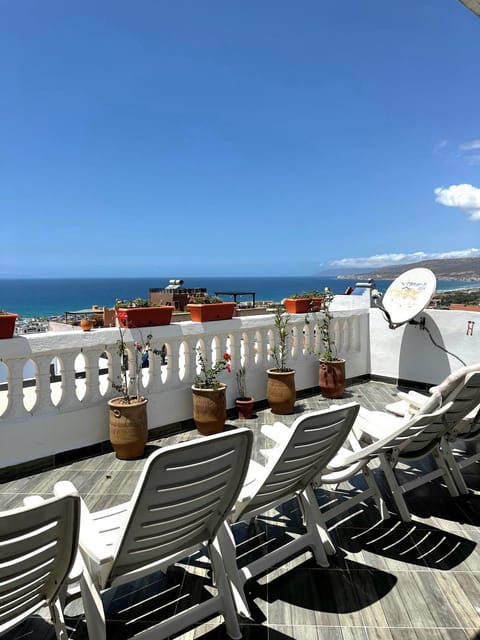 View (from property/room), Balcony/Terrace, sunbed