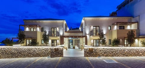 Property building, Patio, Facade/entrance, Night, Parking