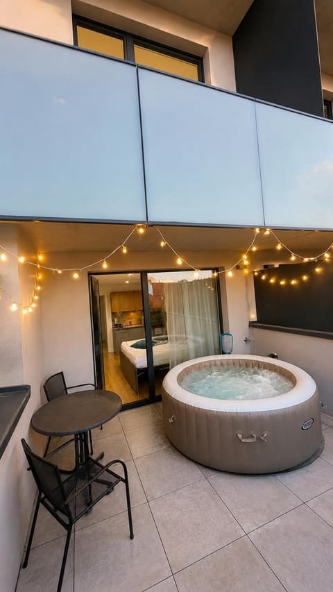 Hot Tub, Balcony/Terrace