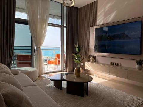 TV and multimedia, Living room, Seating area, Sea view