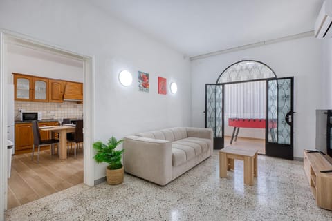 TV and multimedia, Kitchen or kitchenette, Dining area