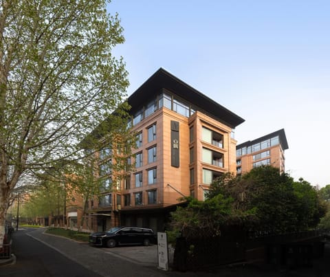 Property building, Facade/entrance, Day, Location