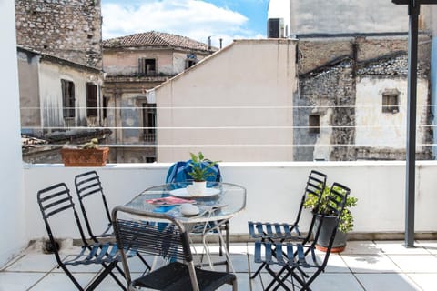 Balcony/Terrace, City view