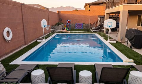 Pool view, Swimming pool