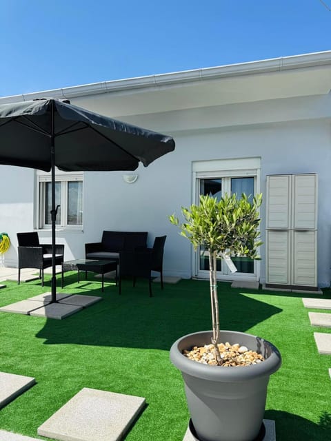 Patio, Balcony/Terrace