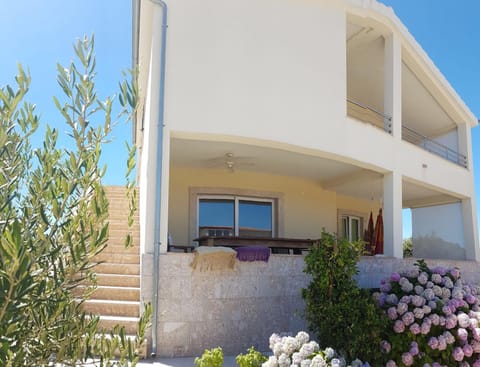 Property building, Internal: Not applicable to any particular room