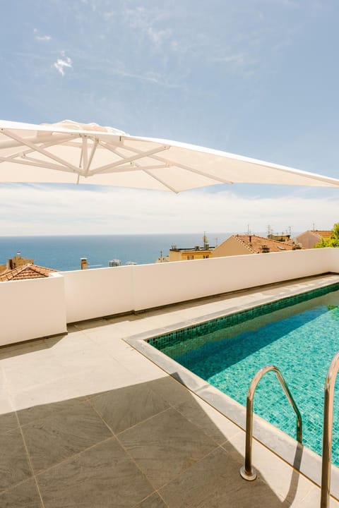 Decorative detail, Sea view, Swimming pool
