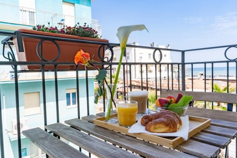 View (from property/room), Balcony/Terrace, Food and drinks, Sea view, Breakfast, Breakfast