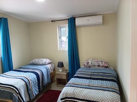 Bed, Bedroom, air conditioner