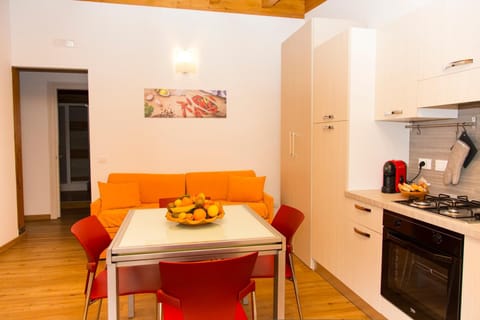 Kitchen or kitchenette, Seating area, Dining area