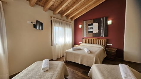 Bed, Photo of the whole room, towels