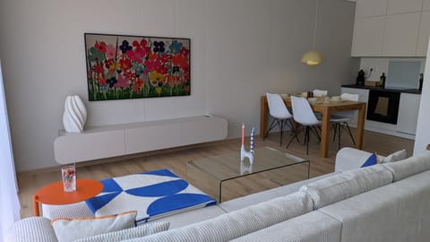 TV and multimedia, Living room, Dining area