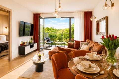 TV and multimedia, View (from property/room), Balcony/Terrace, Living room, Seating area