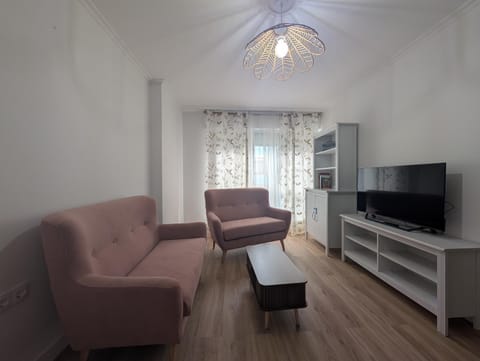 Communal lounge/ TV room, TV and multimedia, Living room
