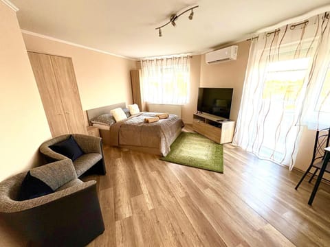 Bed, Photo of the whole room