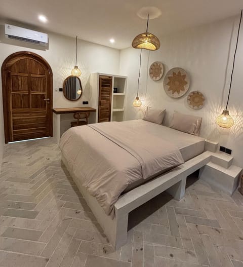 Bed, Photo of the whole room, Bedroom, air conditioner