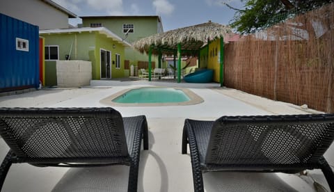 Patio, Day, Swimming pool, Swimming pool, sunbed