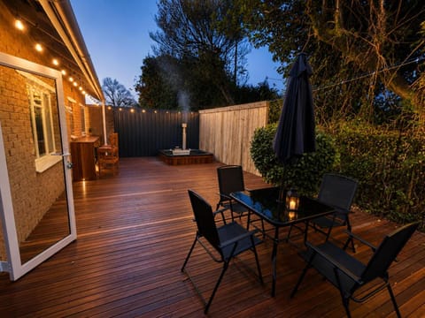 Patio, Hot Tub, Seating area, Dining area