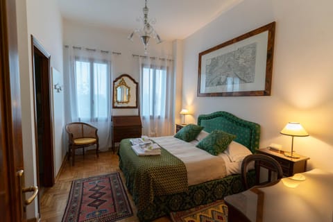 Bed, Seating area, Bedroom, towels