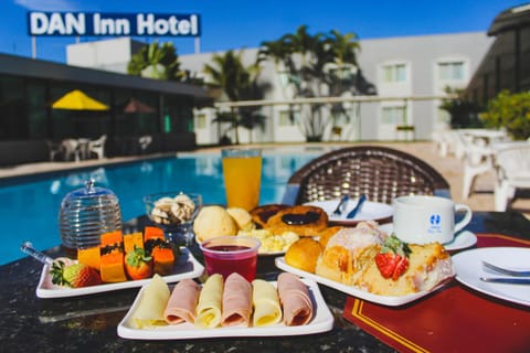 Restaurant/places to eat, Food, Breakfast, Buffet breakfast