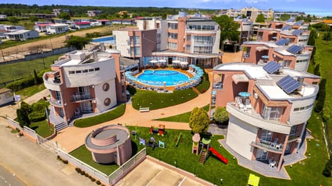 Property building, Bird's eye view, Swimming pool