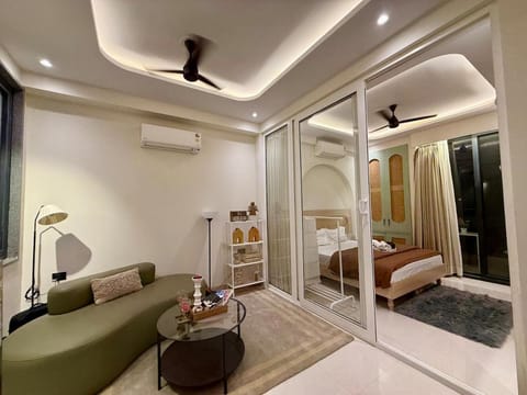 Living room, Photo of the whole room, Seating area, Bedroom