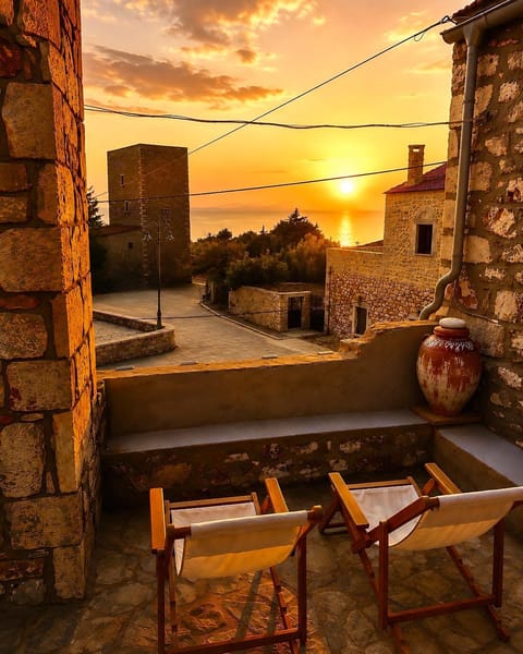 Patio, Day, Natural landscape, View (from property/room), Balcony/Terrace, Sunrise, Sunset