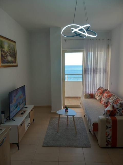 Natural landscape, TV and multimedia, Living room, Evening entertainment, Sea view