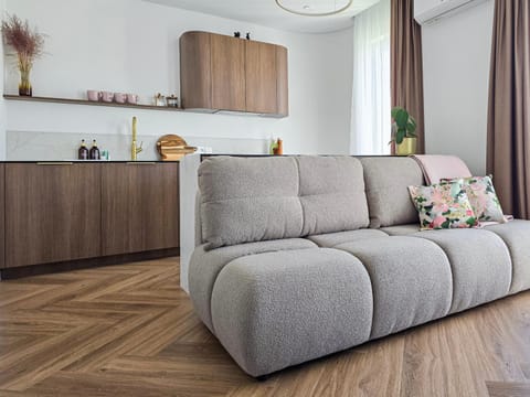Kitchen or kitchenette, Living room, Seating area