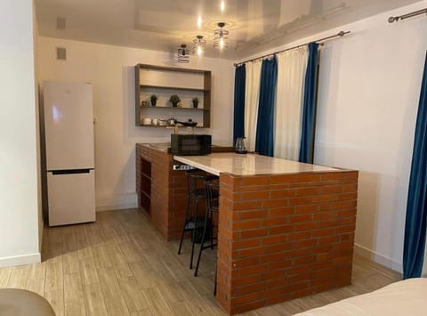 Kitchen or kitchenette, oven