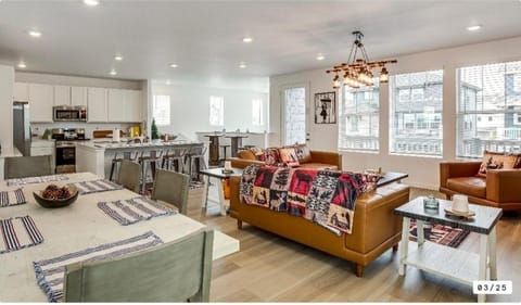 Living room, Seating area, Dining area