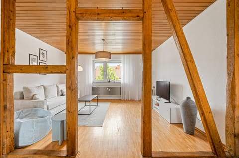 TV and multimedia, Living room, Photo of the whole room, Seating area, Evening entertainment