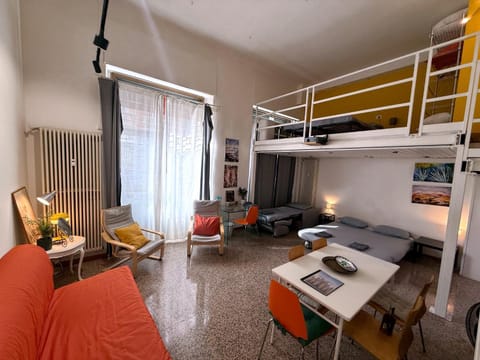 Bed, TV and multimedia, Living room, Seating area