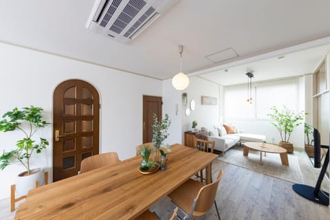 Living room, Dining area
