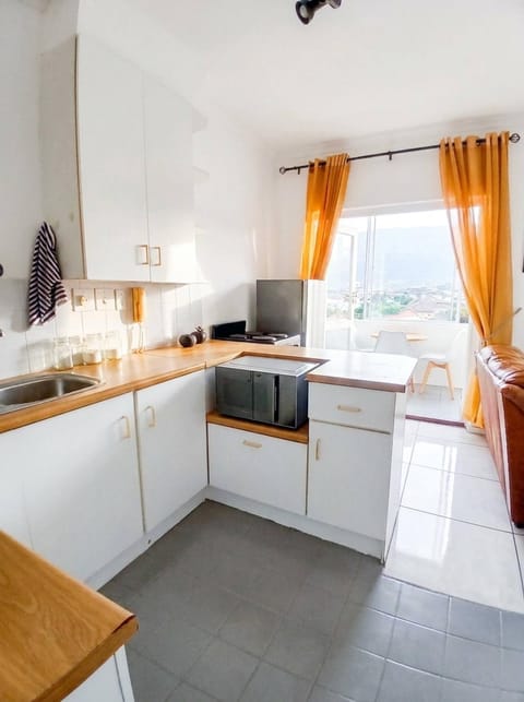 microwave, oven, kitchen