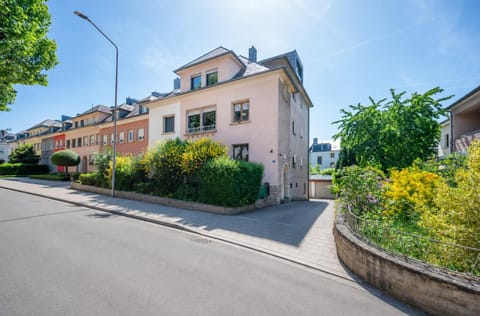 Property building, Neighbourhood, Street view