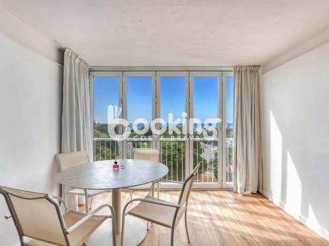 View (from property/room), Balcony/Terrace, Dining area