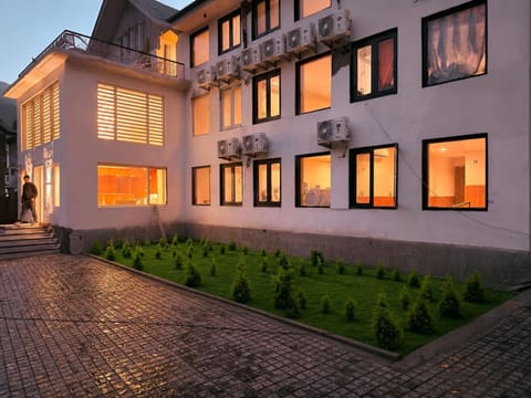 Property building, Facade/entrance
