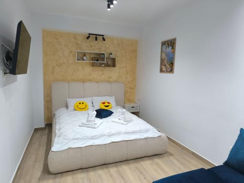 TV and multimedia, Bedroom, towels