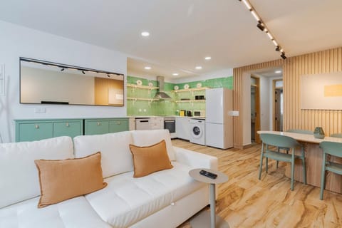 Kitchen or kitchenette, Living room, Seating area, Dining area, dishwasher, microwave, oven, stove, toaster