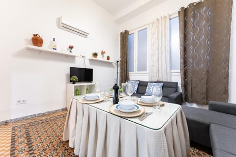 TV and multimedia, Living room, Dining area, air conditioner