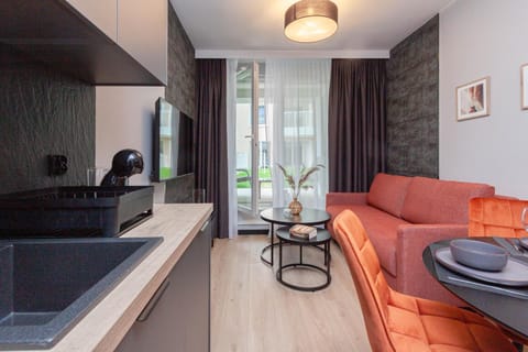 Communal lounge/ TV room, Bed, Garden, TV and multimedia, Balcony/Terrace, Kitchen or kitchenette, Living room, Seating area, Dining area, Garden view