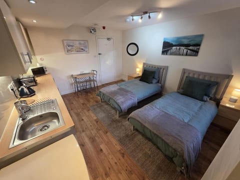 Kitchen or kitchenette, Photo of the whole room, Seating area, Bedroom